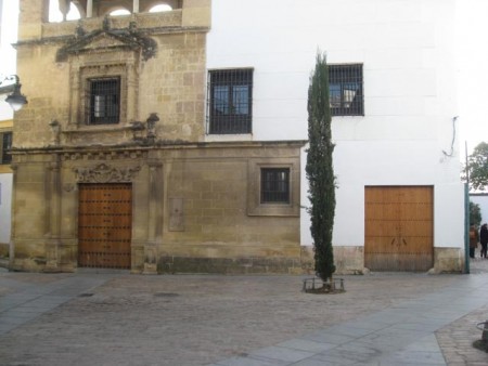 De la Calles Pedro López a la Plaza de los Villalones